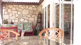 Old bull makes your teens hotwife squirt