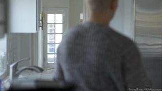 Squirting Lesbians 3 Scene 2 - Bed Wetter