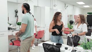 Sneaky Salon Dickdown