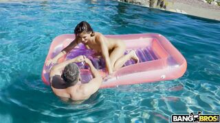 Anal Queen Can't Stop Squirting