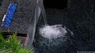 Shows Of Her Anal And Squirting Skills