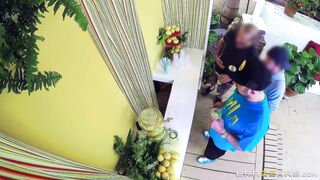 ZZ Lemonade: Dani Daniels