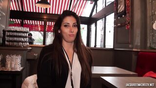 La bombe Cléa ose la double!