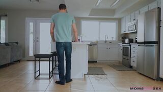 No Looking At Stepmommy